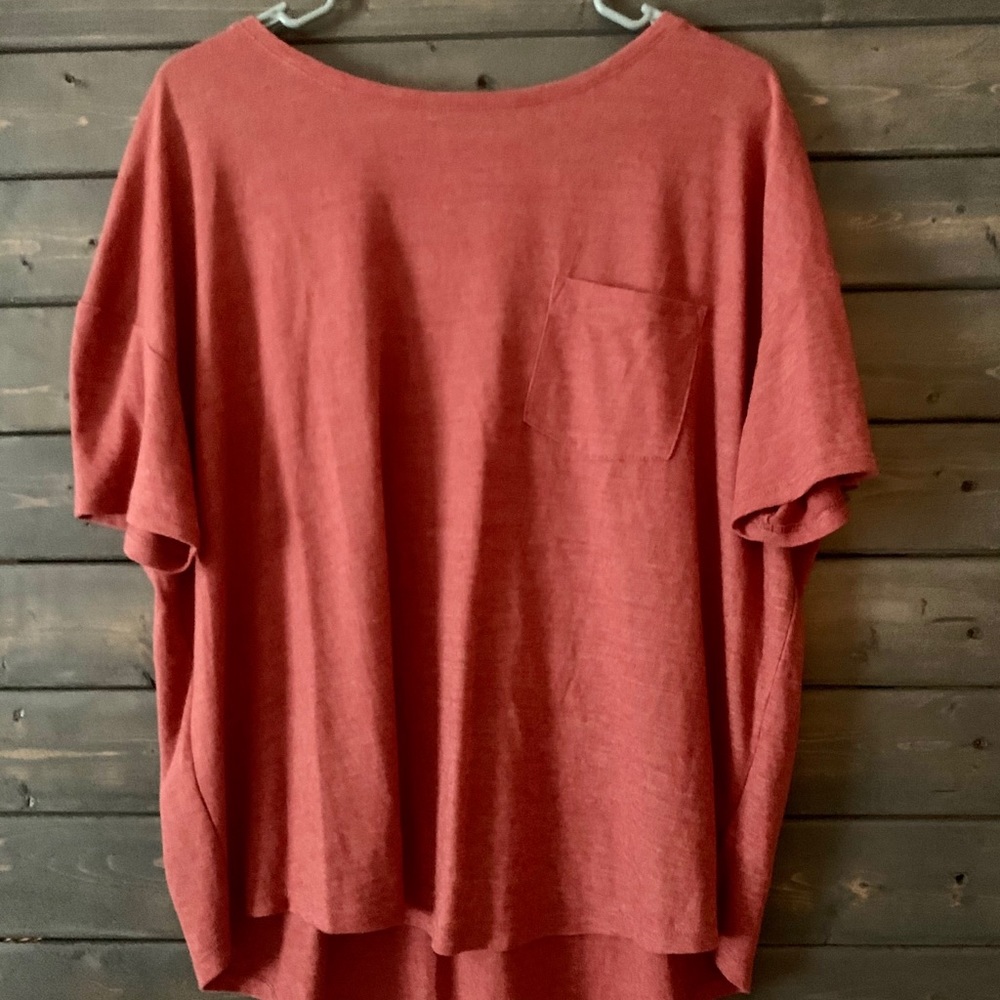 Old navy tee